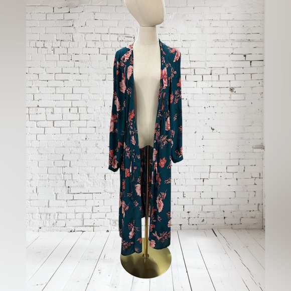 Torrid long kimono duster. Teal green / pink floral. Size 2 - Picture 3 of 9